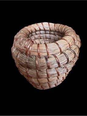 Vintage handcrafted Brown pine needle coiled basket-Smells Of Honey 6x5”